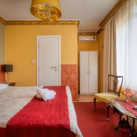 Rococo Bed & Breakfast 4*